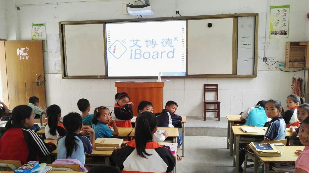 超短焦激(jī)光(guāng)投影機